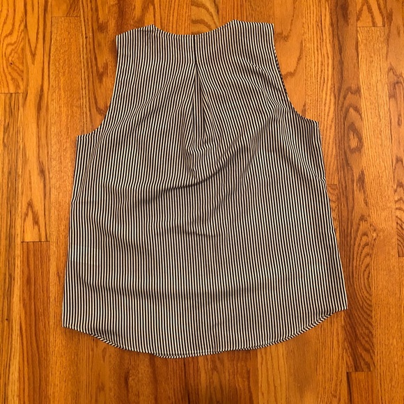 Banana Republic navy and white striped v-neck top - Picture 3 of 3